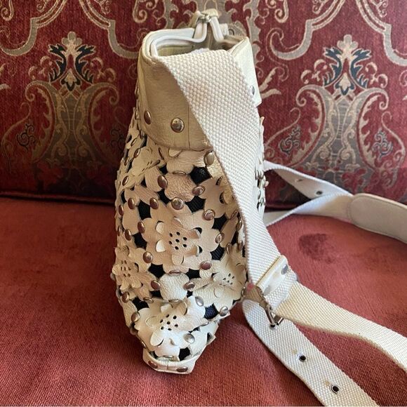 Dan W Ivory 3D Laser Cut Floral Stud Shoulder/Crossbody Bag. VGUC! - Picture 7 of 10